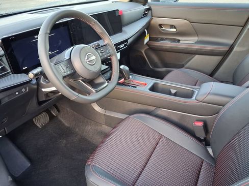 New 2026 Nissan Kicks SR FWD image 7