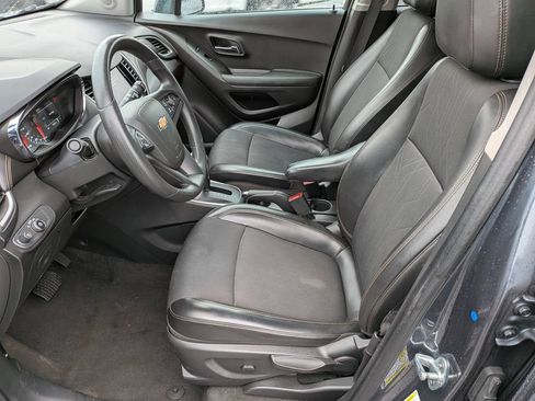 Used 2021 Chevrolet Trax LT AWD/4WD image 11