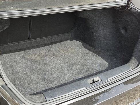 Used 2020 Nissan Sentra S image 9