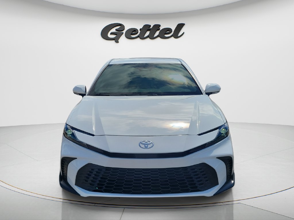 Used 2025 Toyota Camry SE w/ Convenience Package FWD image 2