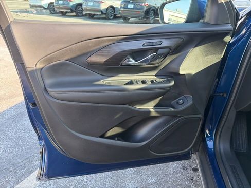 Used 2023 GMC Terrain SLT w/ Tech Package image 19