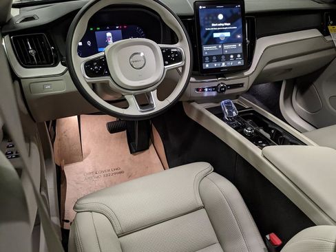 New 2026 Volvo XC60 B5 Ultra w/ Climate Package AWD/4WD image 12