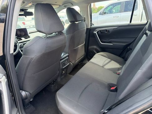 Used 2025 Toyota RAV4 LE AWD/4WD image 9