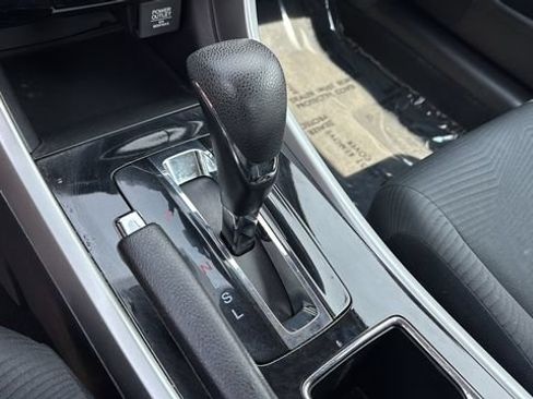 Used 2016 Honda Accord LX image 29
