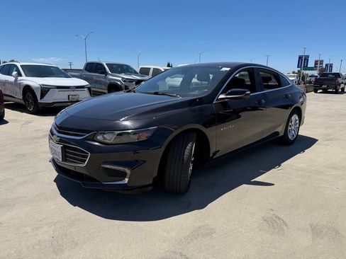 Used 2017 Chevrolet Malibu Hybrid w/ Leather Package FWD image 3