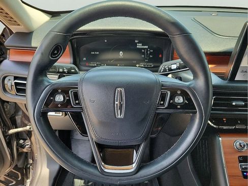 Used 2020 Lincoln Aviator Reserve w/ Elements Package Plus AWD/4WD image 16