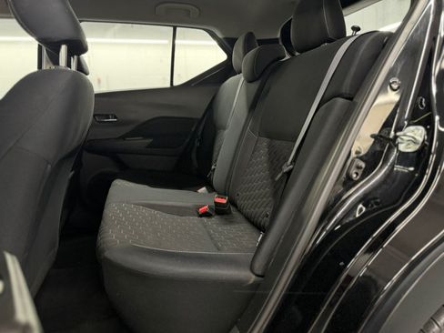 Used 2022 Nissan Kicks SV FWD image 27