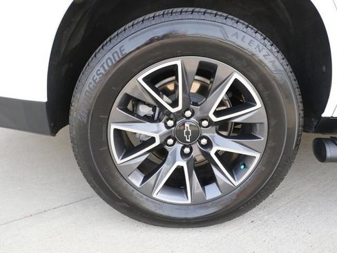 Used 2022 Chevrolet Tahoe Z71 w/ Luxury Package AWD/4WD image 8