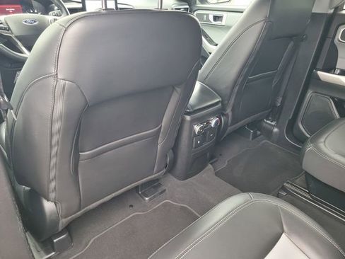 Certified 2022 Ford Explorer XLT w/ Equipment Group 202A image 12