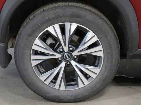 Used 2023 Nissan Rogue SV AWD/4WD image 13