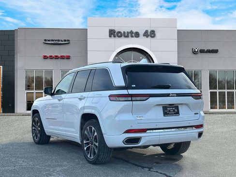 Used 2022 Jeep Grand Cherokee Overland w/ Luxury Tech Group IV image 4
