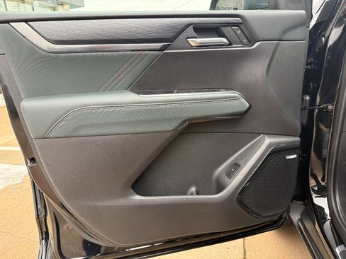 Certified 2025 GMC Acadia AT4 w/ Luxury Package image 7