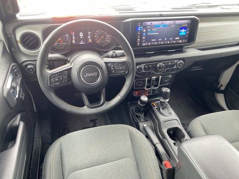 Used 2024 Jeep Wrangler Unlimited Sport AWD/4WD image 18
