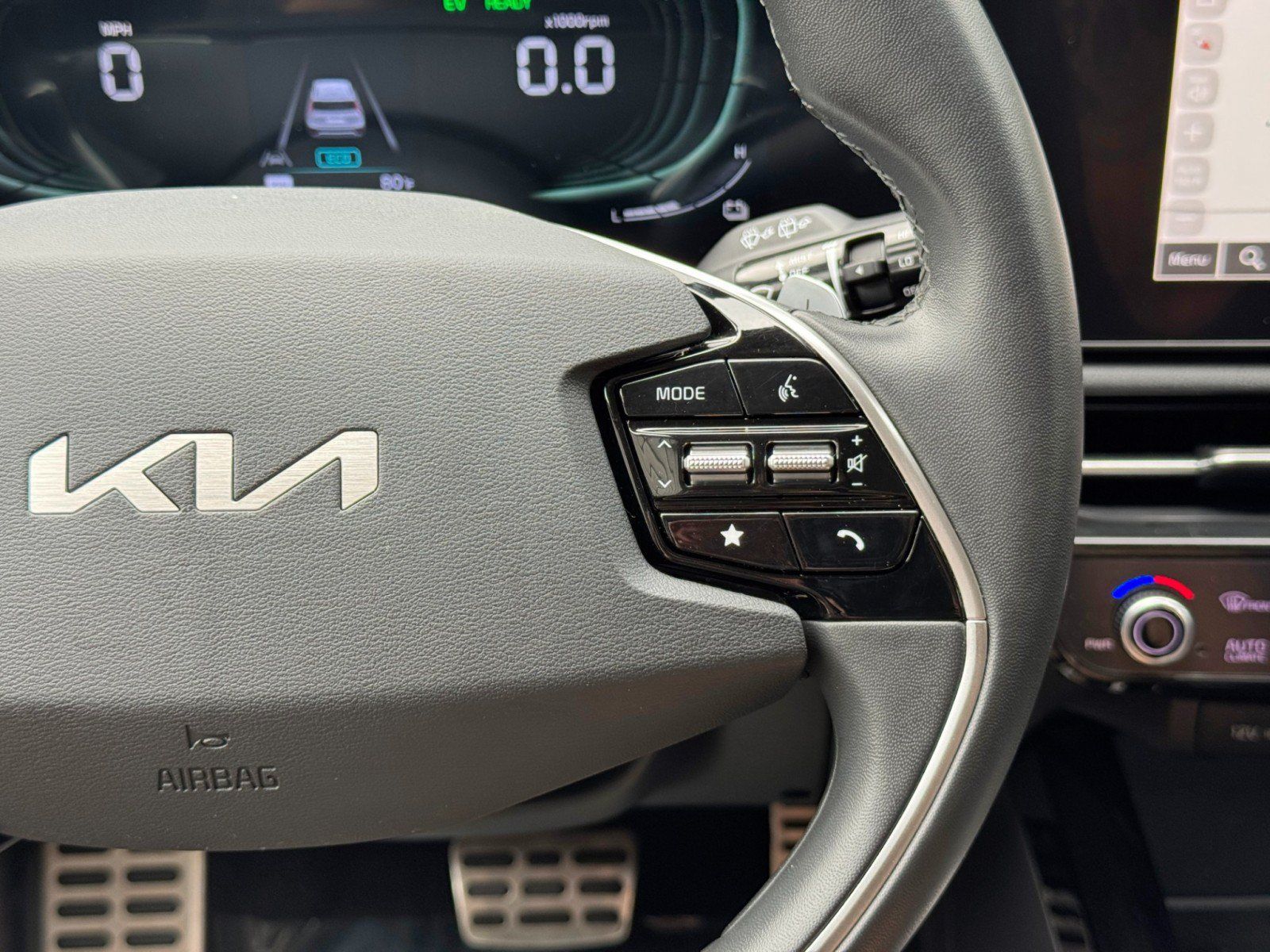 Used 2024 Kia Niro EX Touring FWD image 20