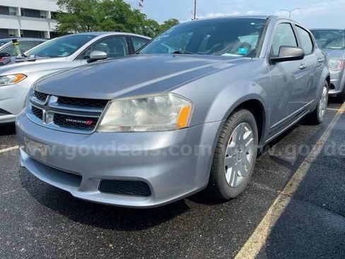 Used 2013 Dodge Avenger SE FWD image 3