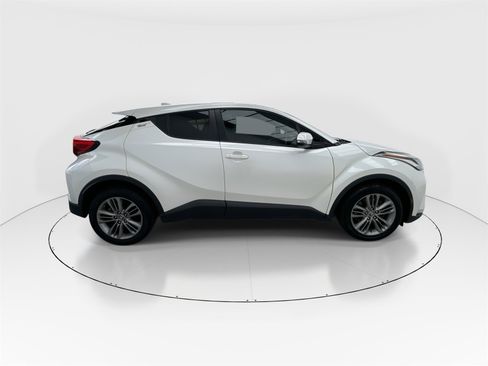 Used 2021 Toyota C-HR LE image 9