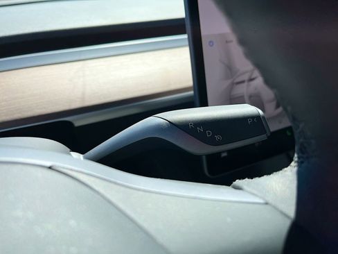 Used 2024 Tesla Model Y Performance image 16