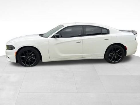 Used 2021 Dodge Charger SXT w/ Blacktop Package image 4