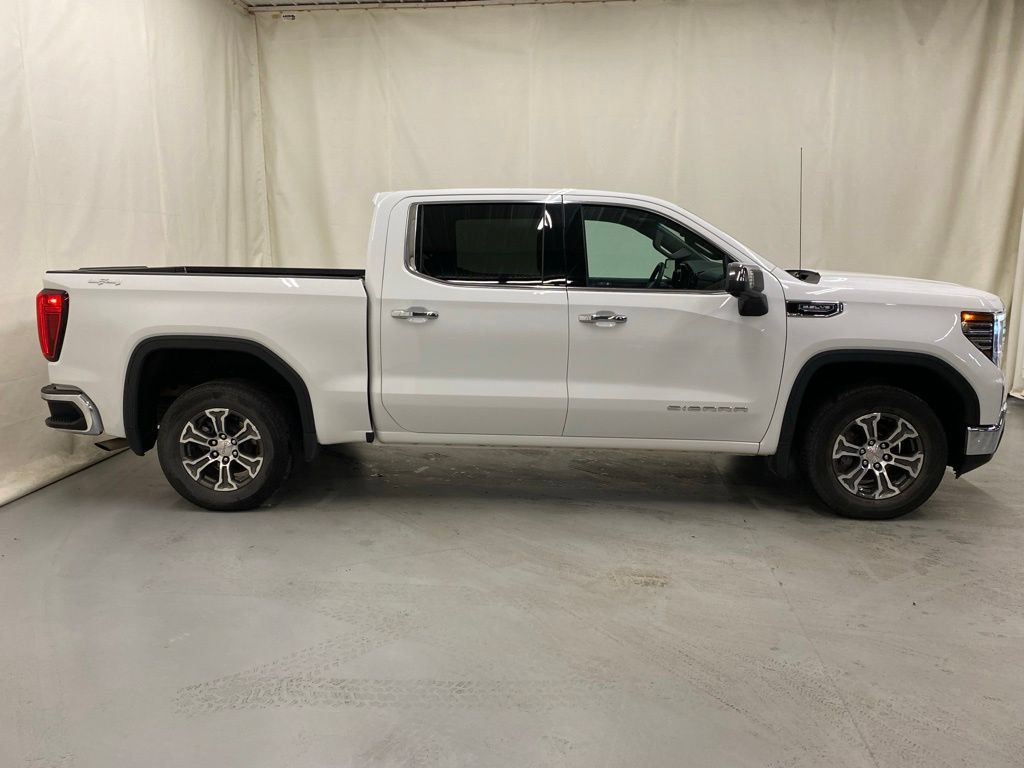 Used 2025 GMC Sierra 1500 SLT AWD/4WD image 9