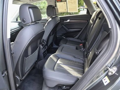 Used 2021 Audi Q5 e Premium w/ Convenience Package image 17