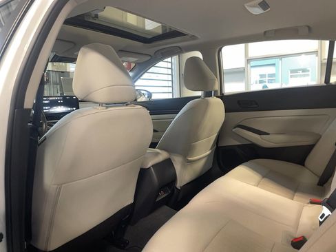 Used 2024 Nissan Altima 2.5 SV w/ SV Premium Package image 6