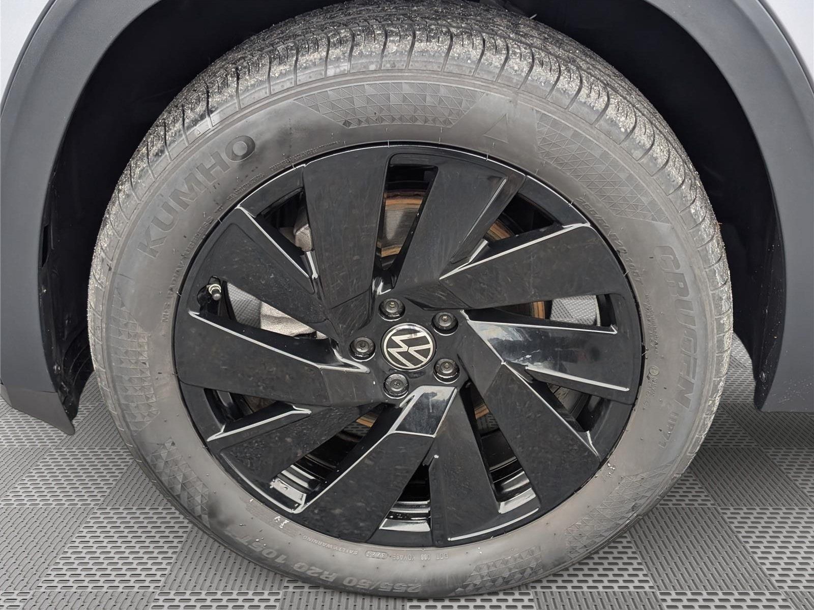 Used 2024 Volkswagen Atlas SE AWD/4WD image 9