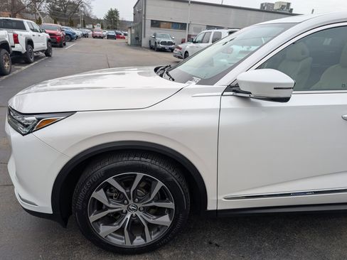 Used 2023 Acura MDX SH-AWD w/ Technology Package image 2