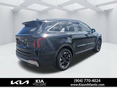 Used 2026 Kia Sorento S w/ S Panoramic Sunroof Package FWD image 3