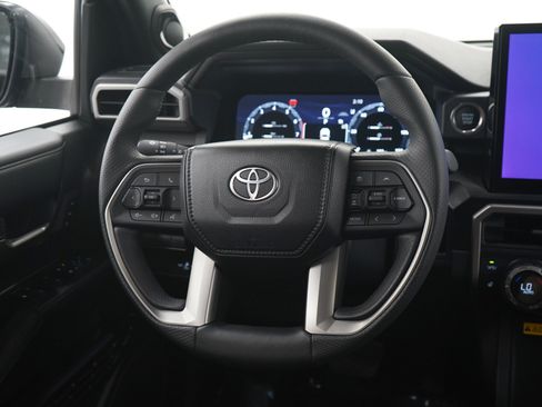 Used 2026 Toyota 4Runner Limited AWD/4WD image 17