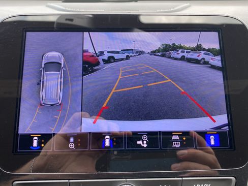 Used 2023 Chevrolet Equinox Premier AWD/4WD image 14
