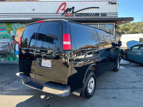 Used 2015 Chevrolet Express 2500 RWD image 5