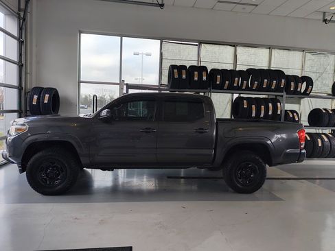 Used 2017 Toyota Tacoma SR w/ Tow Package image 27