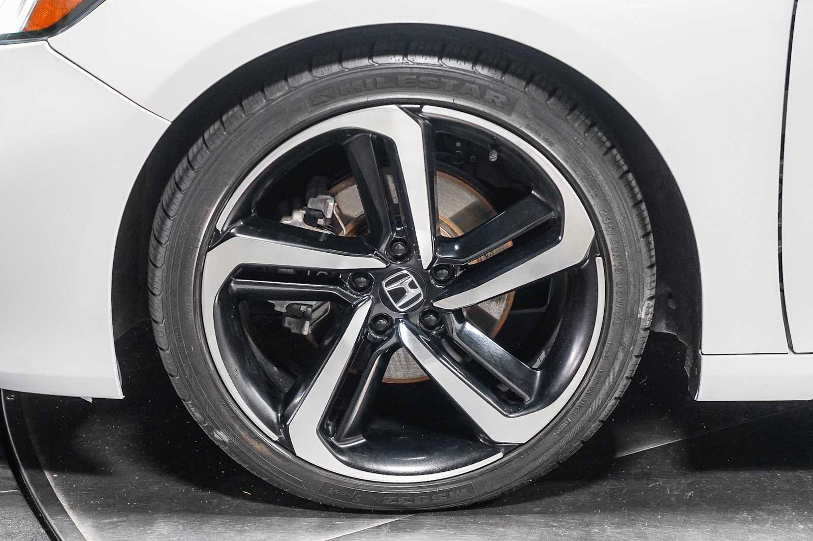 Used 2018 Honda Accord Sport image 11