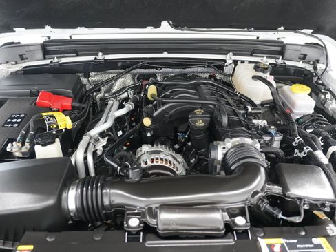 Used 2024 Jeep Wrangler Sport image 31