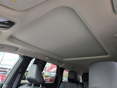 Certified 2025 INFINITI QX60 Pure image 12