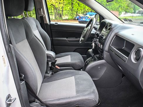 Used 2011 Jeep Compass 4WD image 16