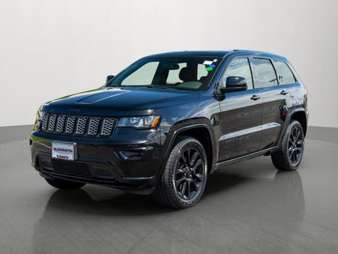 Used 2022 Jeep Grand Cherokee Laredo X AWD/4WD image 3