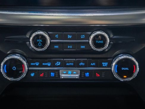 Used 2023 Ford F150 Lariat w/ Equipment Group 502A High image 31