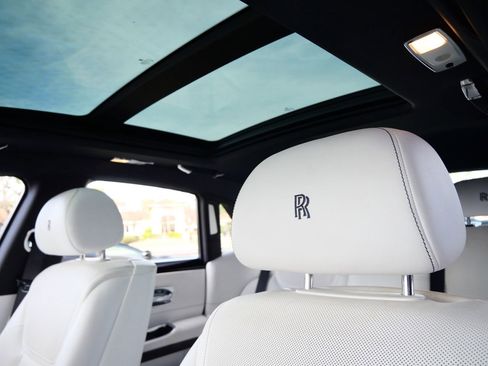 Used 2017 Rolls-Royce Ghost image 10