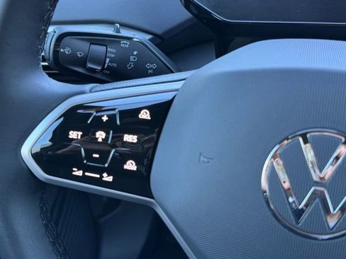 New 2025 Volkswagen ID.4 Pro image 35