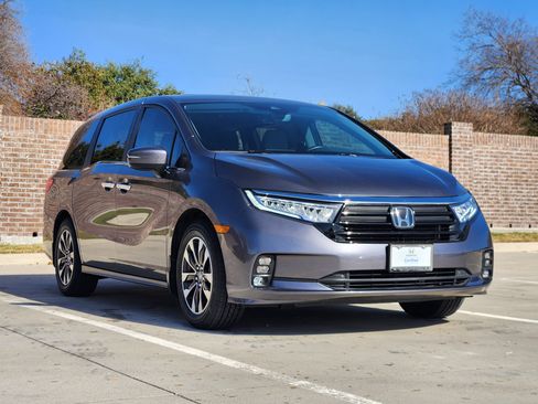 Certified 2024 Honda Odyssey EX-L image 4