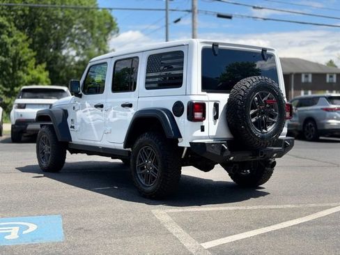 Used 2025 Jeep Wrangler Unlimited Sport AWD/4WD image 5