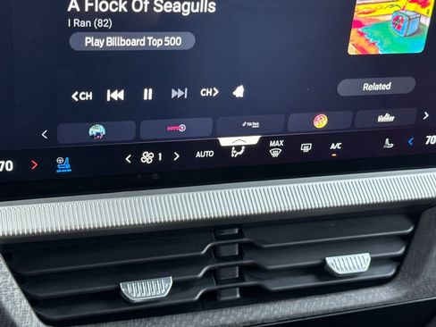 Used 2025 Ford Explorer Platinum w/ LUX Leather Package image 25