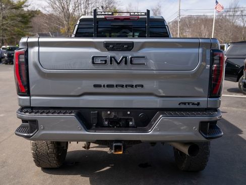 Used 2024 GMC Sierra 2500 AT4 w/ AT4 Preferred Package image 5
