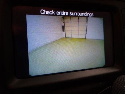 Used 2018 Jeep Cherokee Latitude w/ Altitude Package image 29