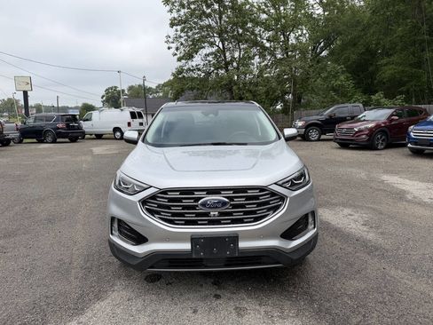 Used 2019 Ford Edge Titanium w/ Equipment Group 301A FWD image 4