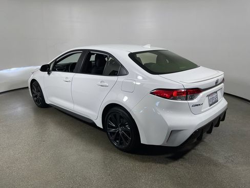 Certified 2025 Toyota Corolla SE w/ Carpet Mat Package (TMS) FWD image 5