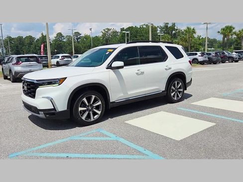 Used 2025 Honda Pilot Elite image 24