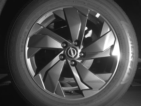 Used 2025 Nissan Rogue SV FWD image 14