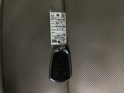 Used 2017 Cadillac XTS Luxury image 40